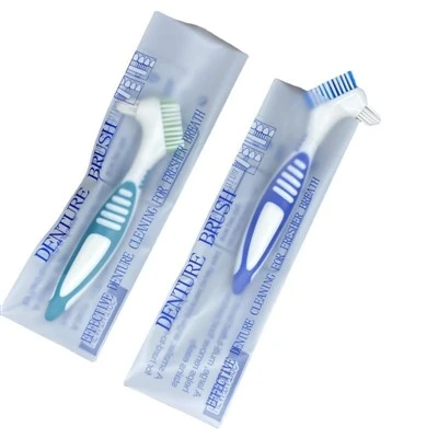 Brosse à dents pour le nettoyage des prothèses dentaires